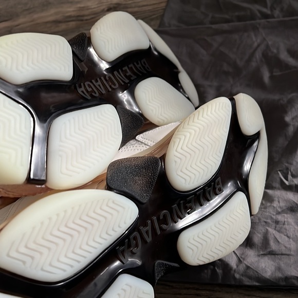 BALENCIAGA TRIPLE S men’s - Picture 6 of 7